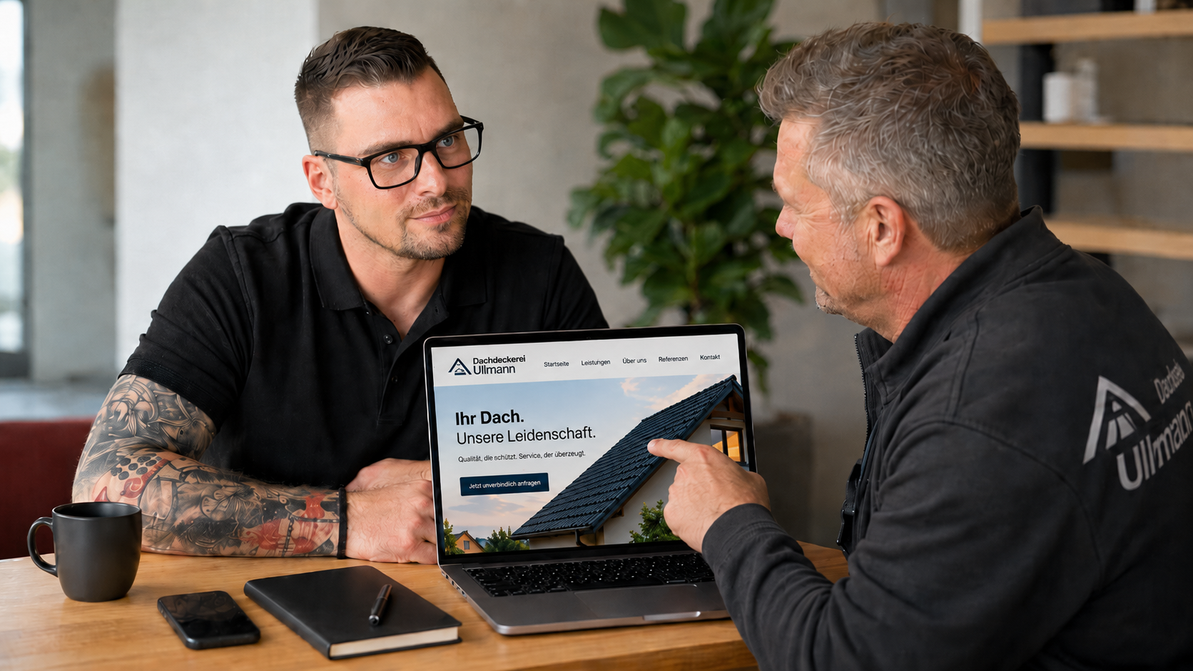 Martin Teske – Webdesigner aus Chemnitz – im Beratungsgespräch über ein Webdesign-Projekt für einen Handwerker